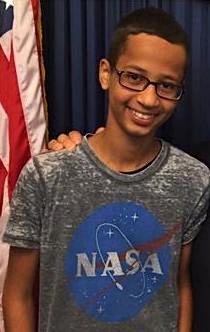 2015_US_Congressman_Mike_Honda_with_student_Ahmed_Mohamed_03_%28cropped_to_Mohamed%29.jpg