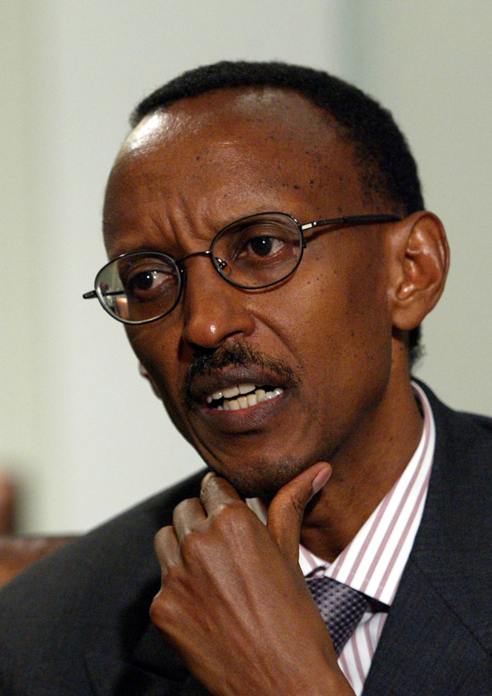 060918_kagame_vmed_9a.jpg