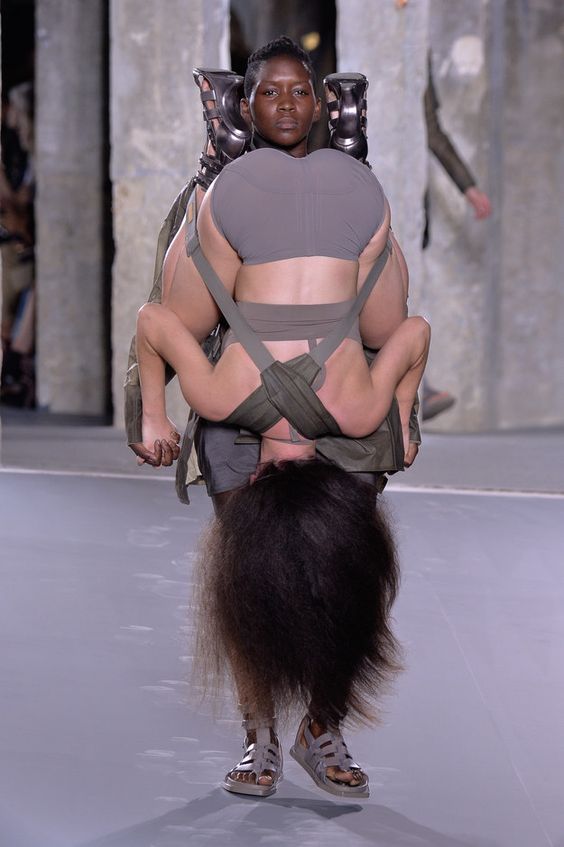 1060075108cbf34766c85b91d67a1a7e--rick-owens-paris-fashion-weeks.jpg