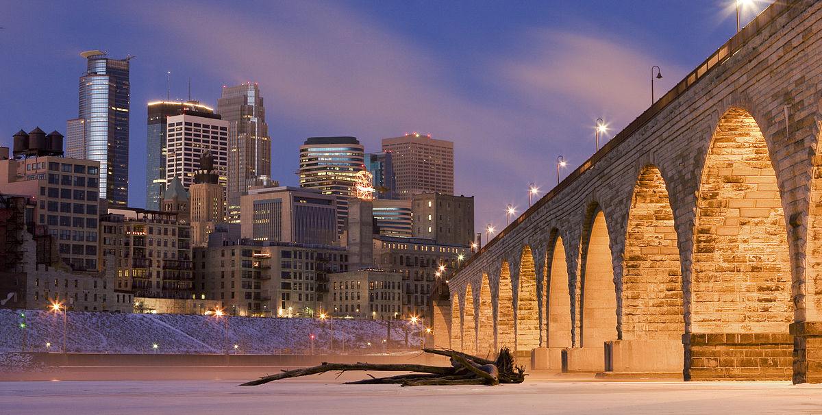 1200px-Minneapolis_on_Mississippi_River.jpg