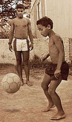 1299c26f53ae0c45d19f827d6d6b293b--ronaldinho-joga.jpg