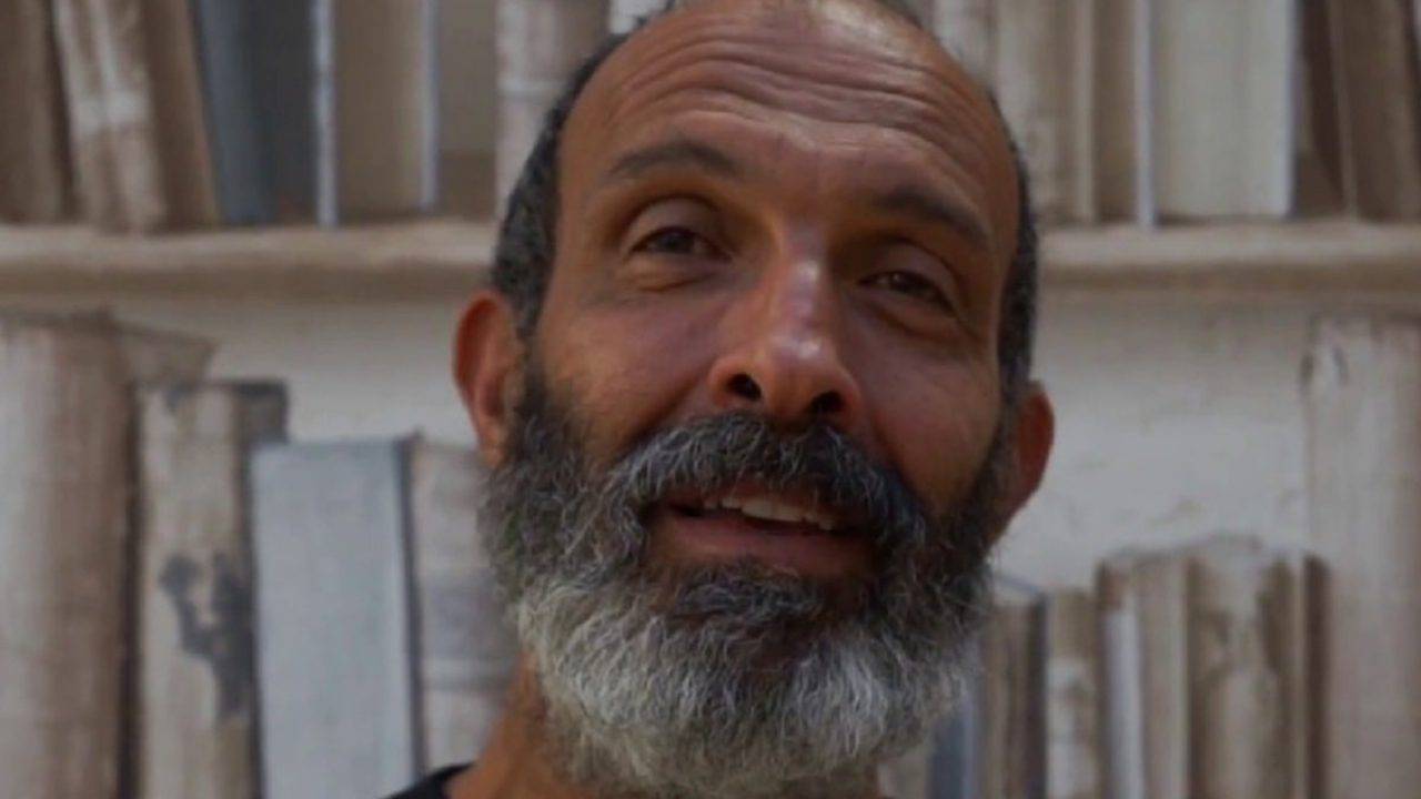1525422283500.png-pupo_strafatto_di_marijuana_per_un_servizio_de_le_iene__il_video_e_esilarant...jpg
