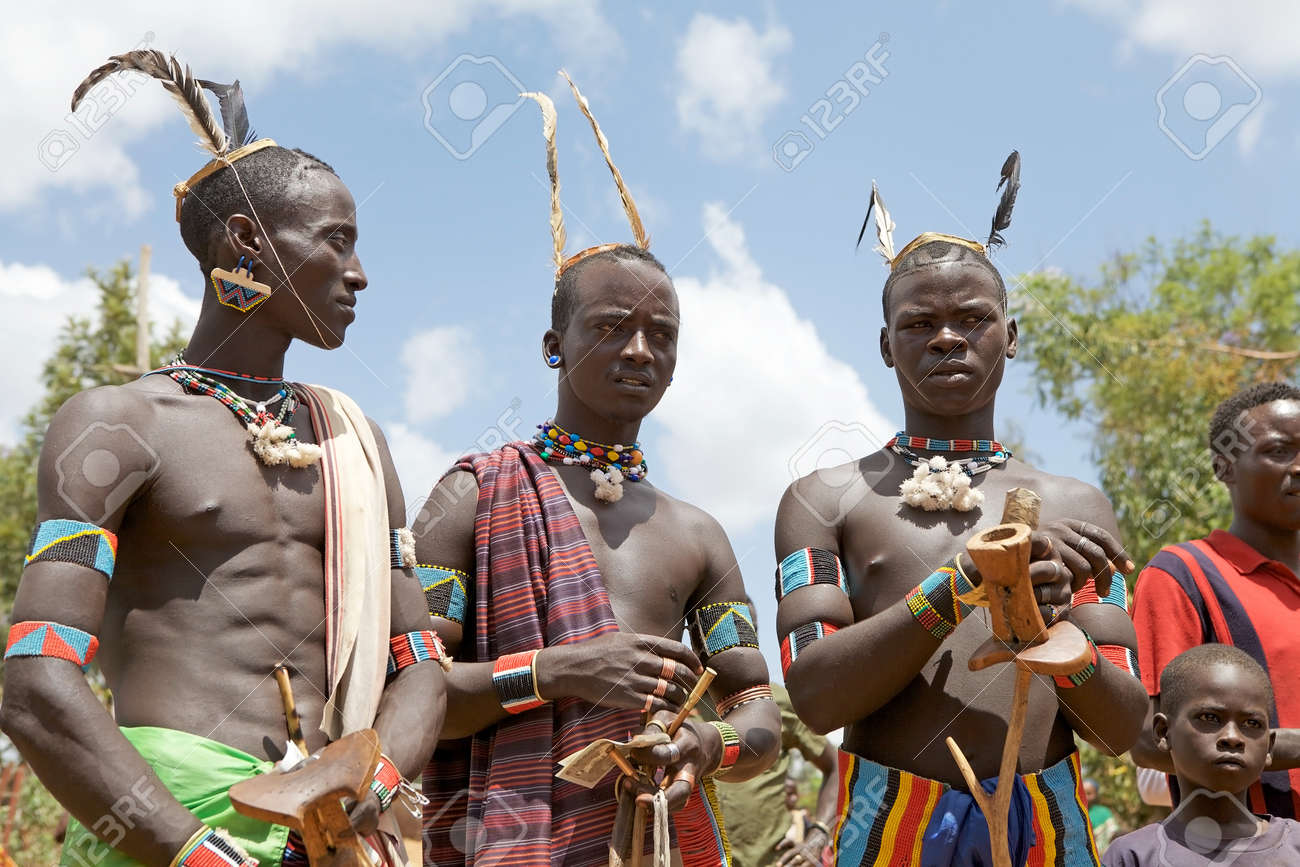 18883900-key-afar-ethiopia-febrauary-14-2013-african-men-of-the-banna-ethnic-group-is-wearing-...jpg