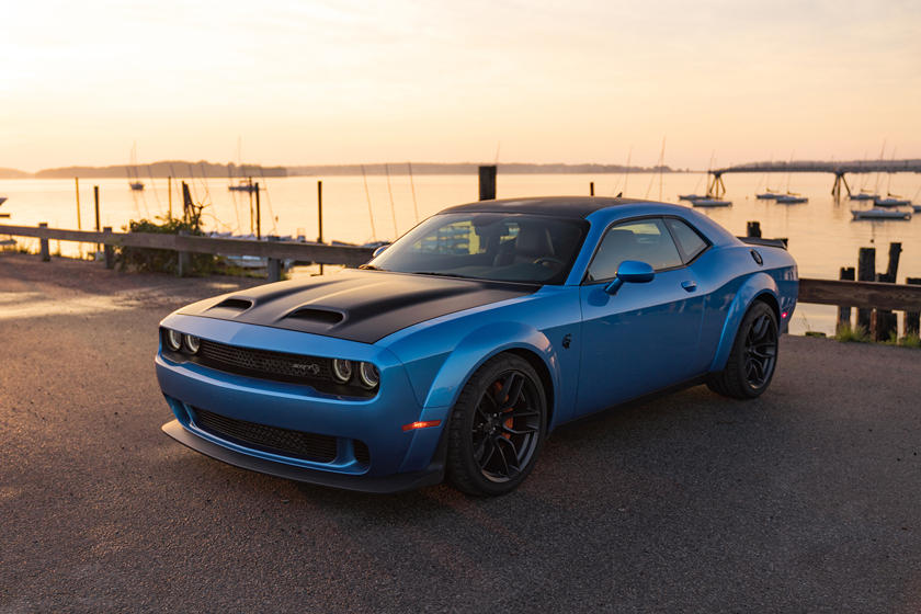 2020-dodge-challenger-srt-hellcat-carbuzz-468586.jpg