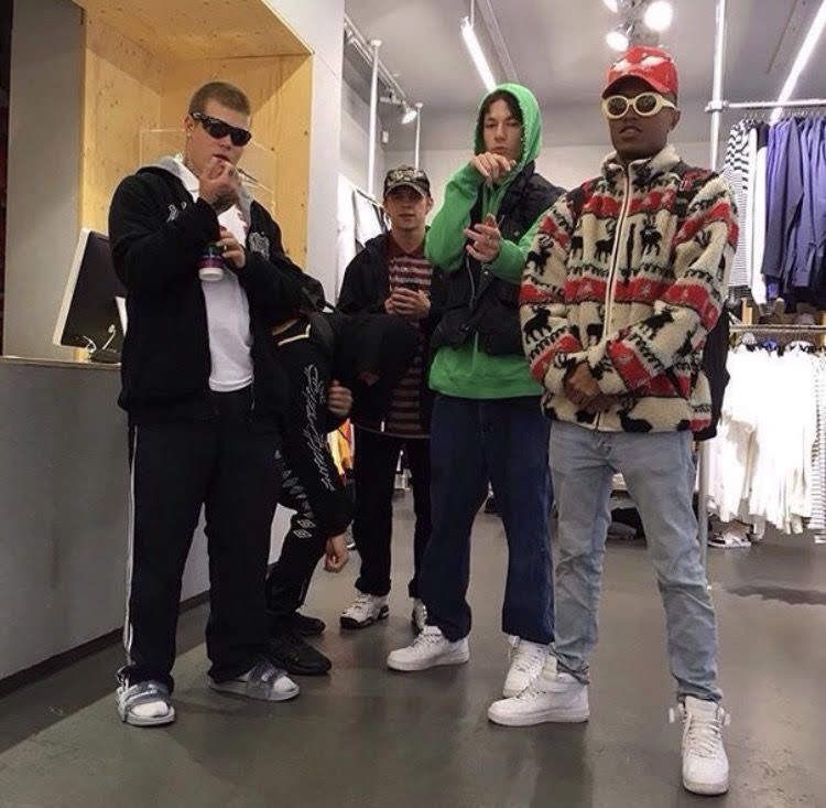 27f93b8f5b63d6ec37235d8f4bf58954.jpg