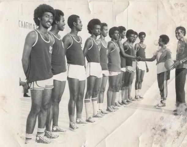 9fe653e95c9bde2d70aeb60e0ec14760--somali-horn.jpg