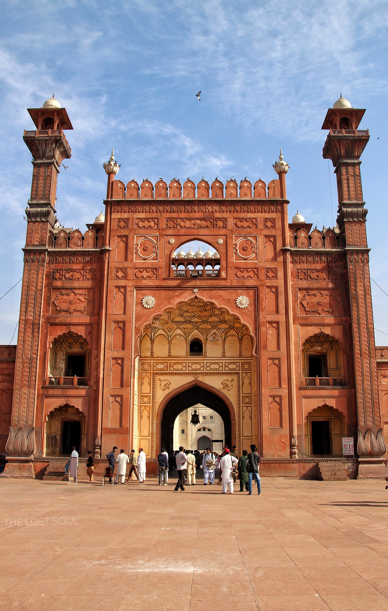 _1625px-Badshahi_Mosque_2C_Lahore_II_3083252252505783006.jpg