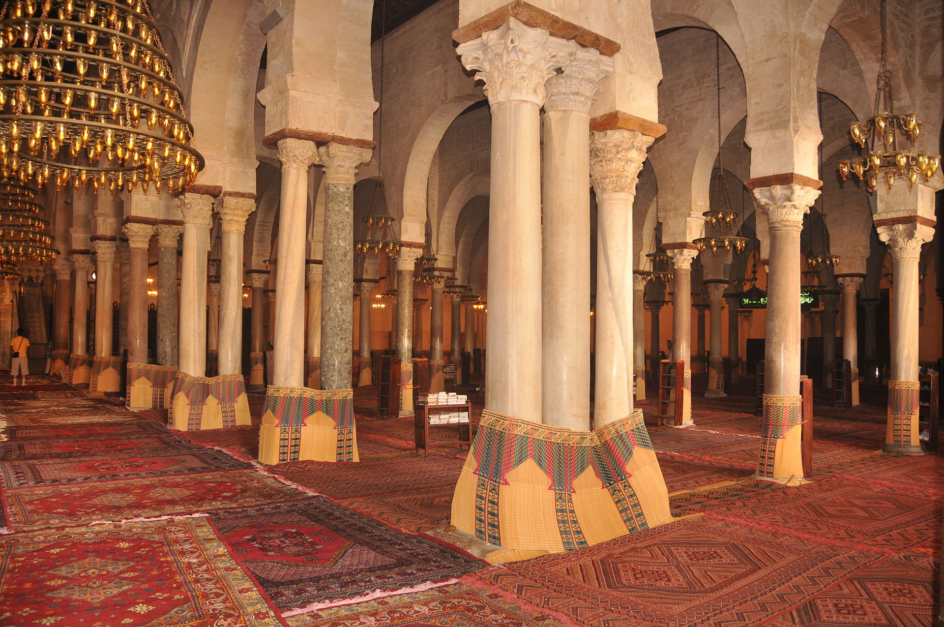 _1920px-SallePriereGrandeMosqueKairouan_2_9027176699736371580.JPG
