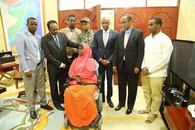 _97098163_farmaajo-kheyre-iyo-faaiso.jpg