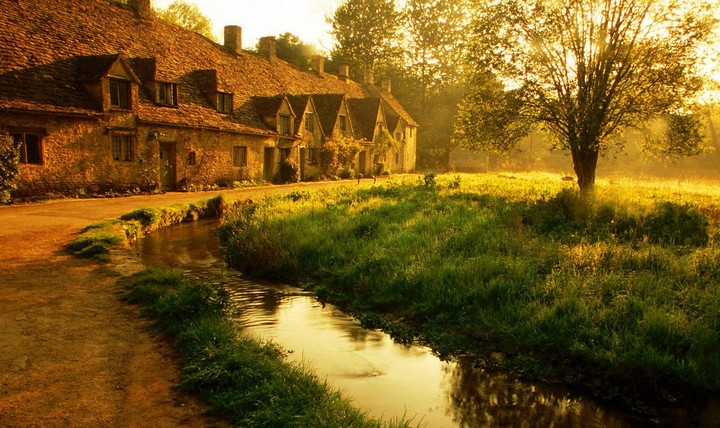 Arlington-Row-Bibury-England-2.jpg