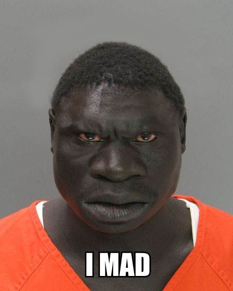 AxvA1x6CAAAWuID.jpg