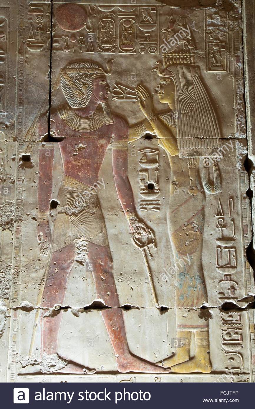 bas-relief-pharaoh-seti-i-left-temple-of-seti-i-abydos-egypt-FCJTFP.jpg