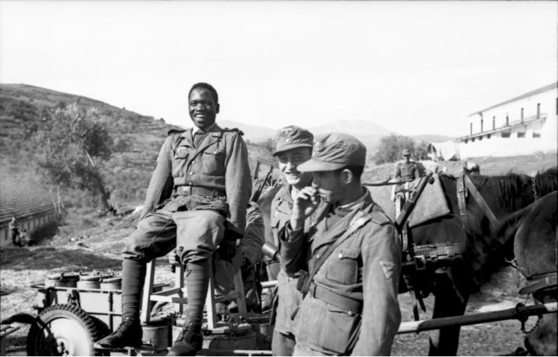 Bundesarchiv_Bild_101I-177-1465-16,_Griechenland,_Soldaten_der__Legion_Freies_Arabien_.jpg