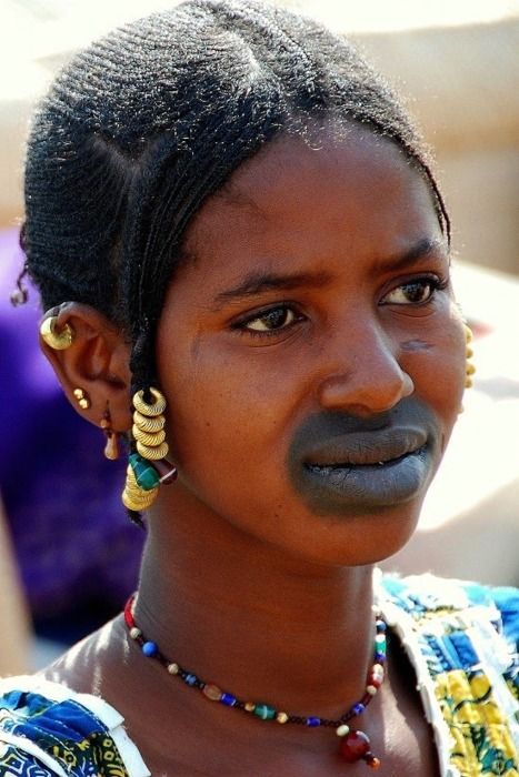 e0b8fd31a01041b8e4f73a83eee29e15--facial-tattoos-africa-people.jpg