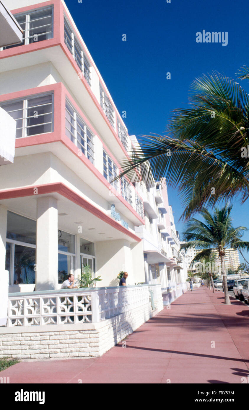 exterior-of-pink-and-white-art-deco-apartment-buildings-in-miami-FRY53M.jpg