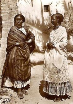 f61140e9e8f8f9d29d4b27b86a6bdc64--my-people-traditional-dresses.jpg