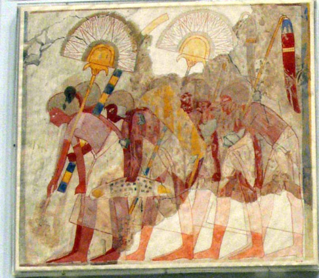 facsimile-of-a-painting-from-the-tomb-of-userhat-enseign-bearers-and-soldiers-1cebb3-640.jpg