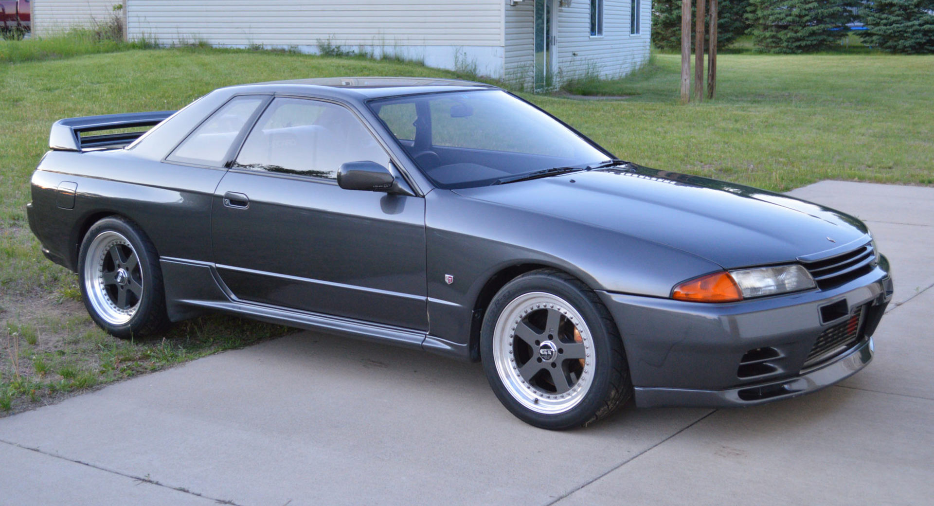 ff9573d9-nissan-gt-r-r32-nismo-.jpg