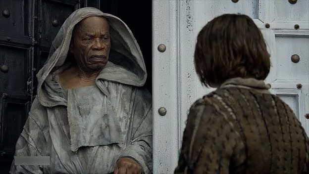 got-s05e02-arya-stark-at-the-house-of-black-and-white.jpg