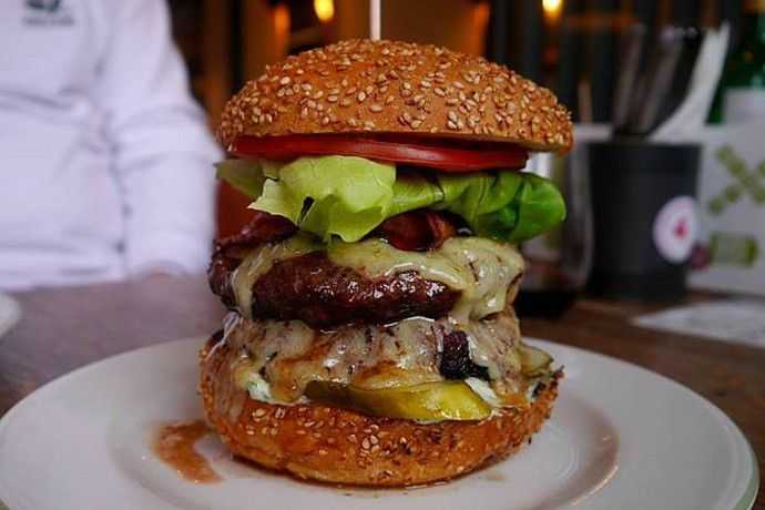 gourmet_burger_kitchen-the_mighty-1418651150-.jpg