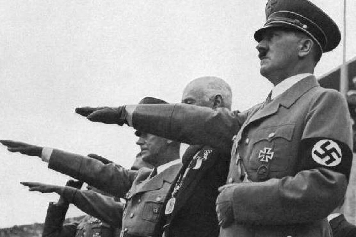 hitler_salute.jpg