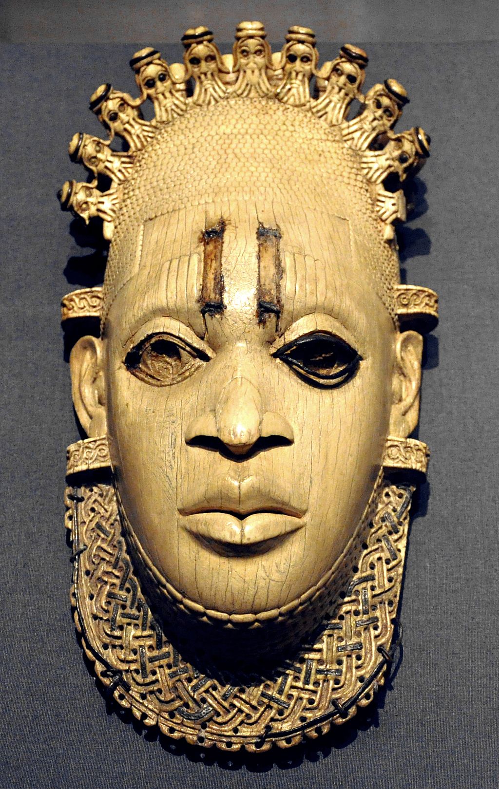 Idia_mask_BM_Af1910_5-13_1.jpeg