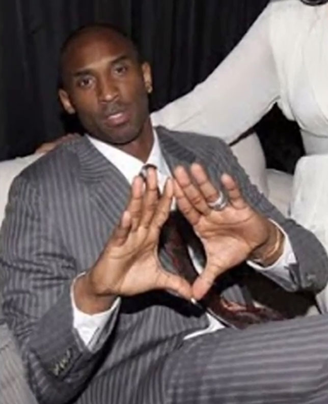 illuminati-signs-Kobe-Bryant-roc-sign.jpg