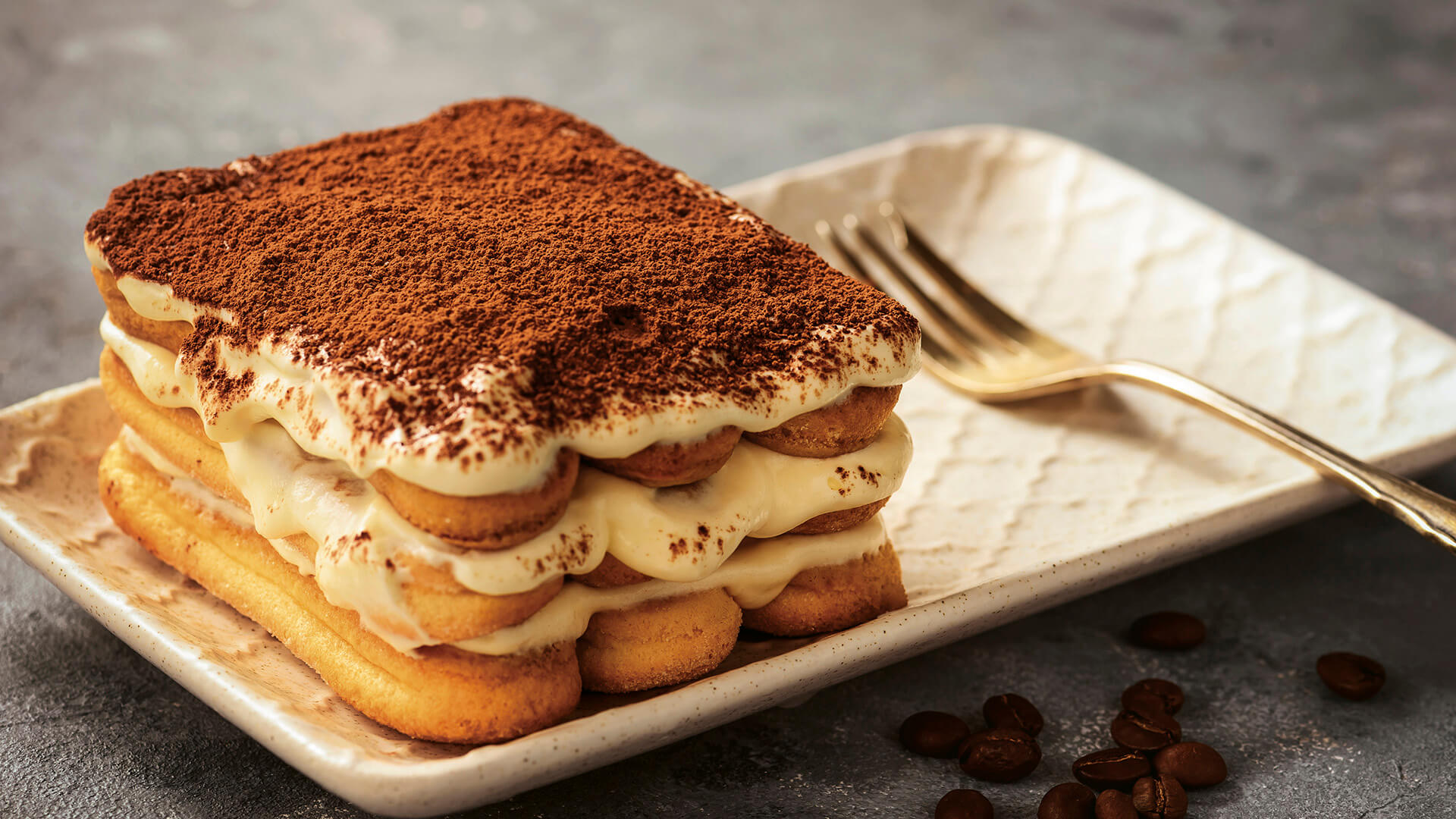la-ricetta-classica-del-tiramisu-con-uova-savoiardi-e-mascarpone-1920x1080.jpg