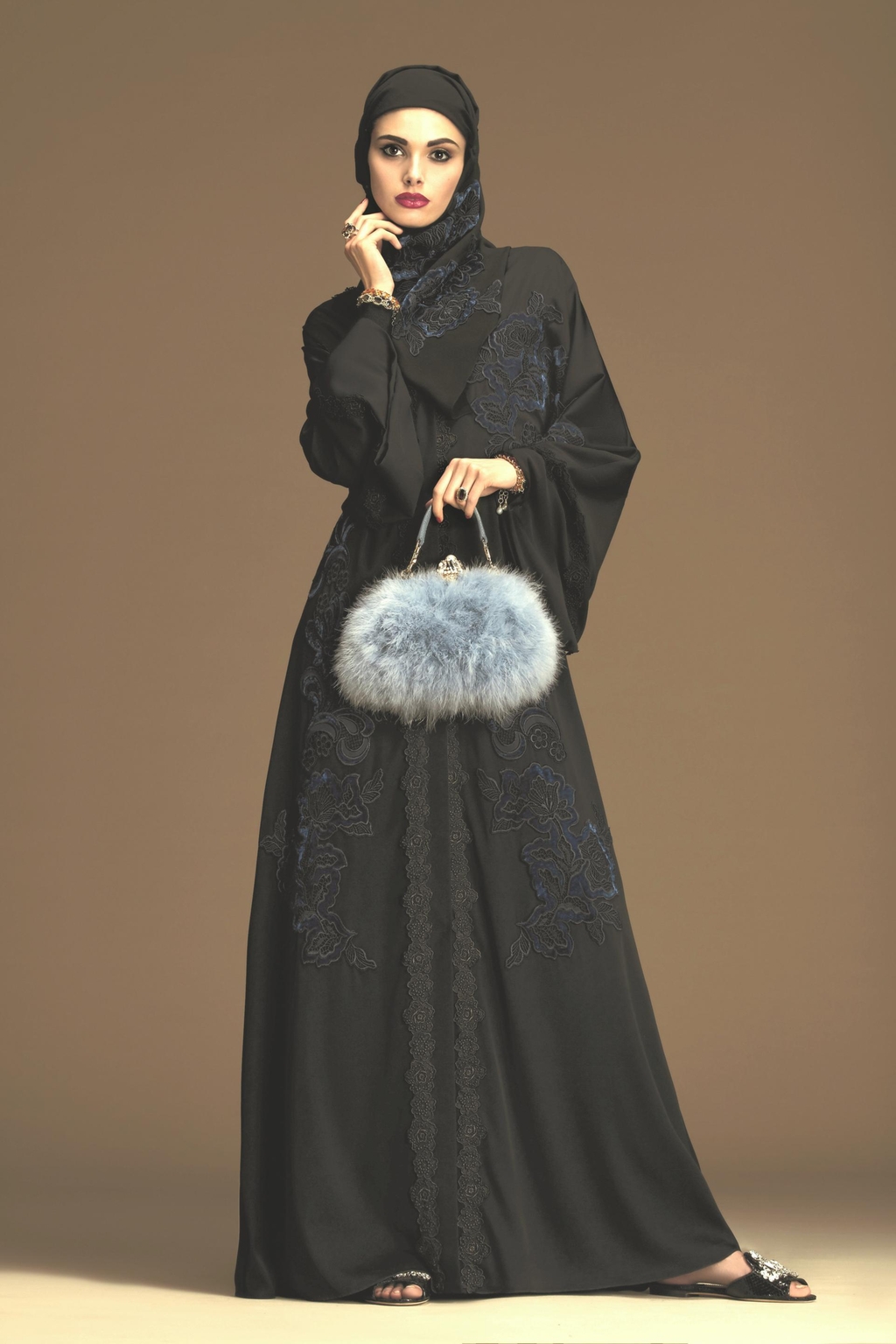 lf15-FEB-abaya-evolution-pic-4.jpg