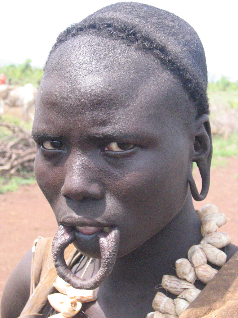 Mursi_woman.jpg