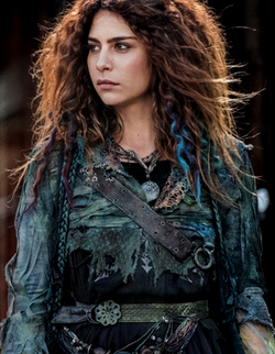 nadia--1.png