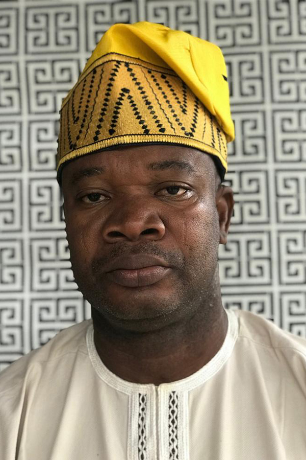 Nigerian-men-tradiional-wear-native-cap-1.jpg