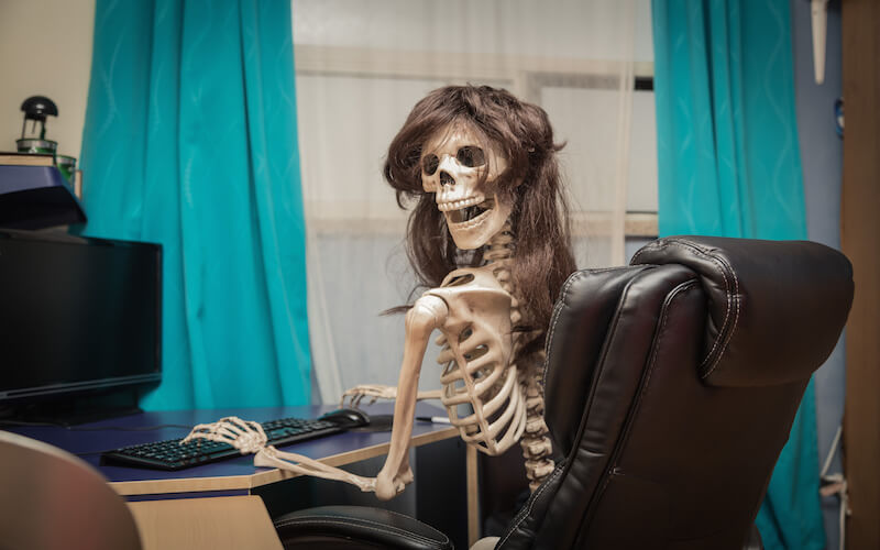 P40B-Skeleton-woman-typing.jpg