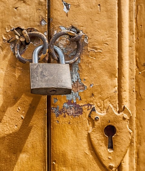padlock-door-lock-key-hole-67537.jpeg