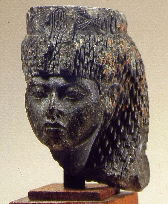 queen tiye3.jpg