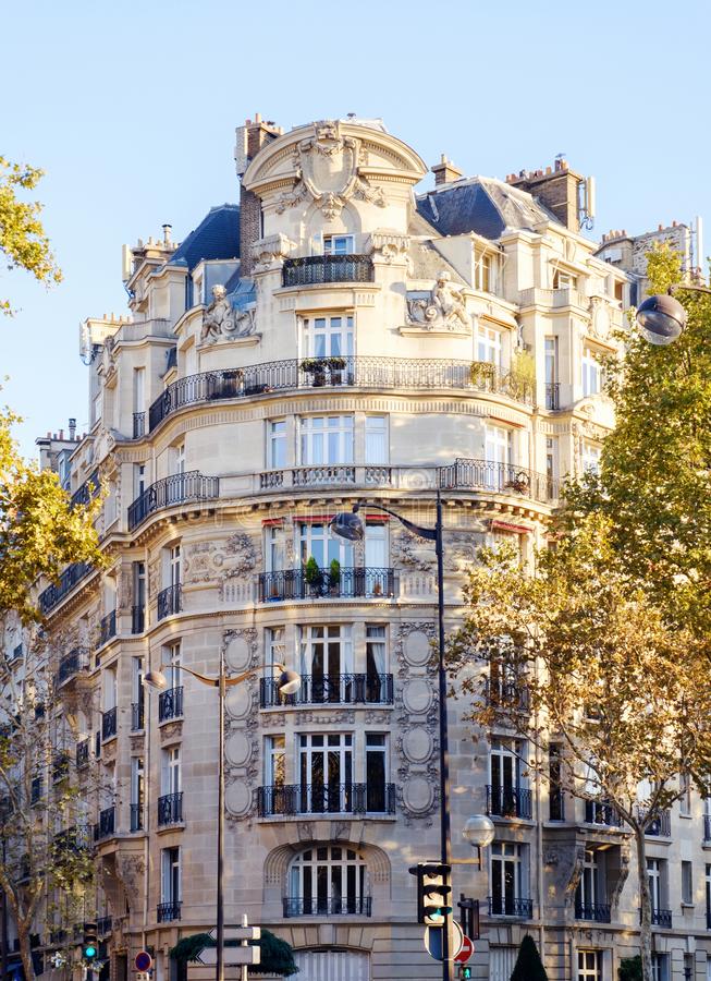 residential-building-baroque-style-residential-building-baroque-style-paris-france-132859915.jpg