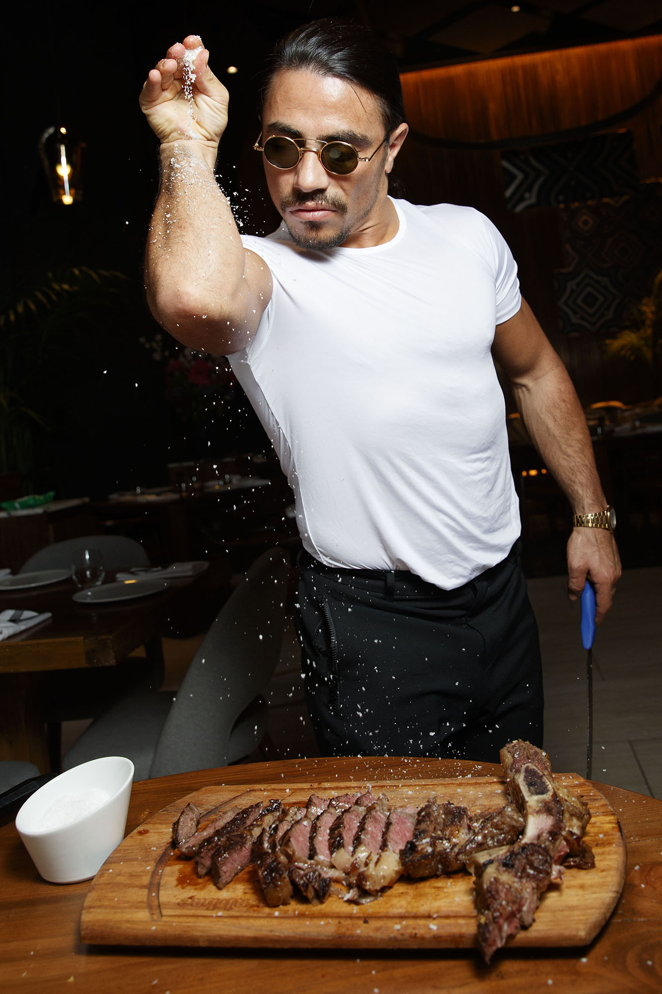 saltbae_salt1a.jpg