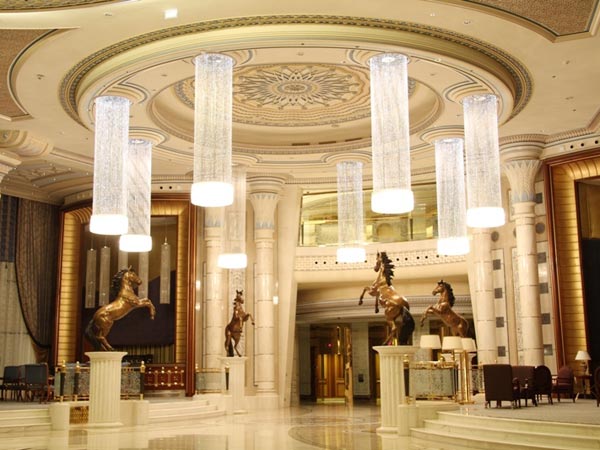 saudi-arabia-ritz-carlton-hotel-lobby.jpg