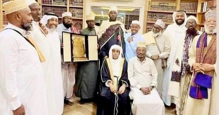 saudi-government-gifts-isaaq-clan-certificate-verifying-v0-ncm20efcgx7a1.jpg