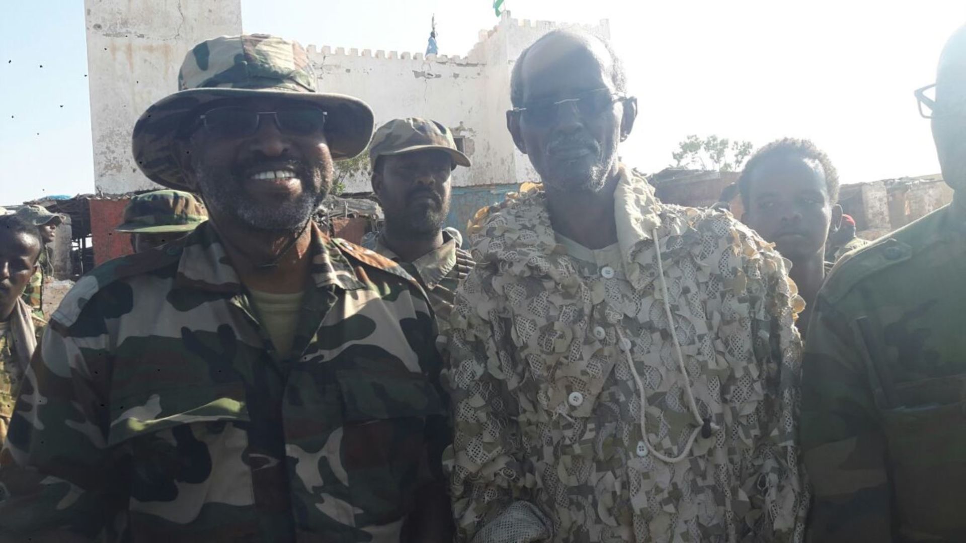 Shire_Haji_Farah_and_Yusuf_Mohamed_Dhedo_at_Qandala.jpg