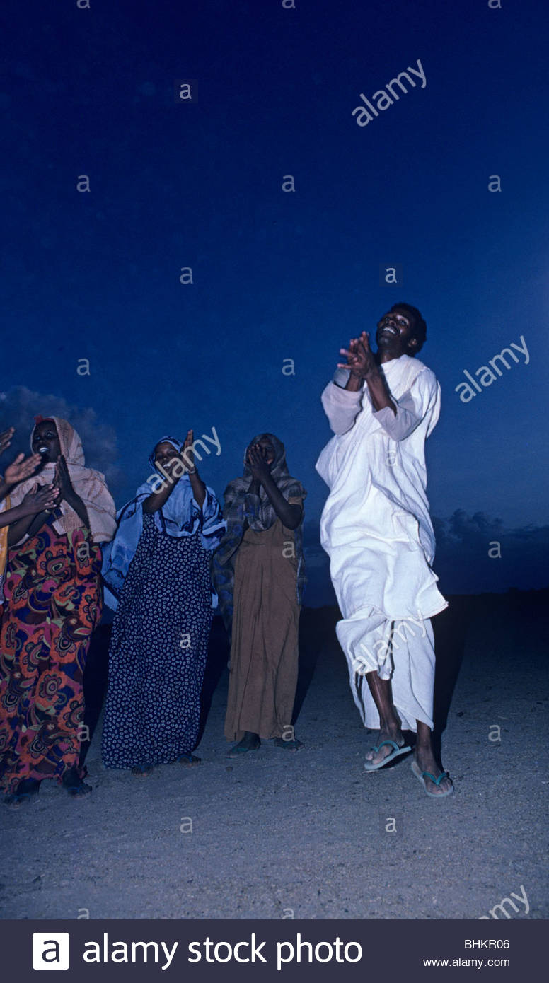 somali-nomads-dancing-BHKR06.jpg