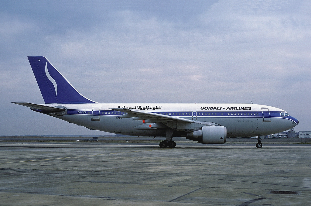 Somali_Airlines_A310-200_OO-SCB_FCO_1989-1-5.png