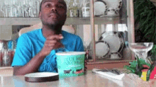 tenor-1,238.gif