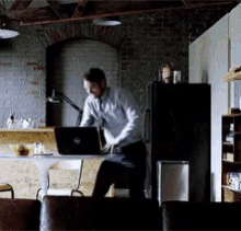 tenor (2).gif
