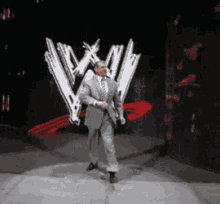 tenor (2).gif
