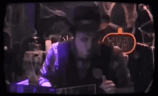 tenor (23).gif
