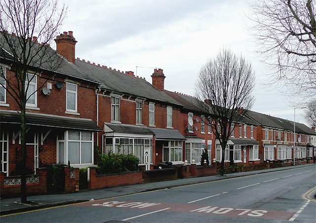 Terraced_housing_in_Lea_Road,_Wolverhampton_-_geograph.org.uk_-_1735604.jpg
