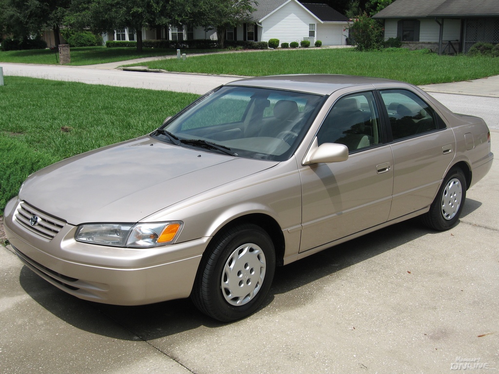 Toyota_Camry_23.JPG