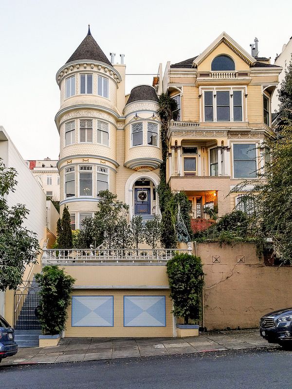Victorian Houses.jpeg