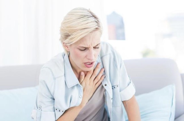 Woman_Hand_On_Chest_000071668787_1.jpg